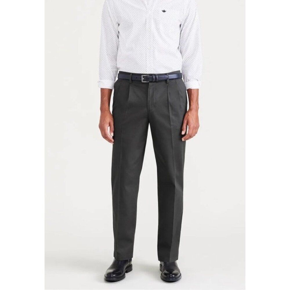 NWT LEVIS DOCKERS Dress PANTS 44x29 Big And Tall CLASSIC FIT Pleated Signature